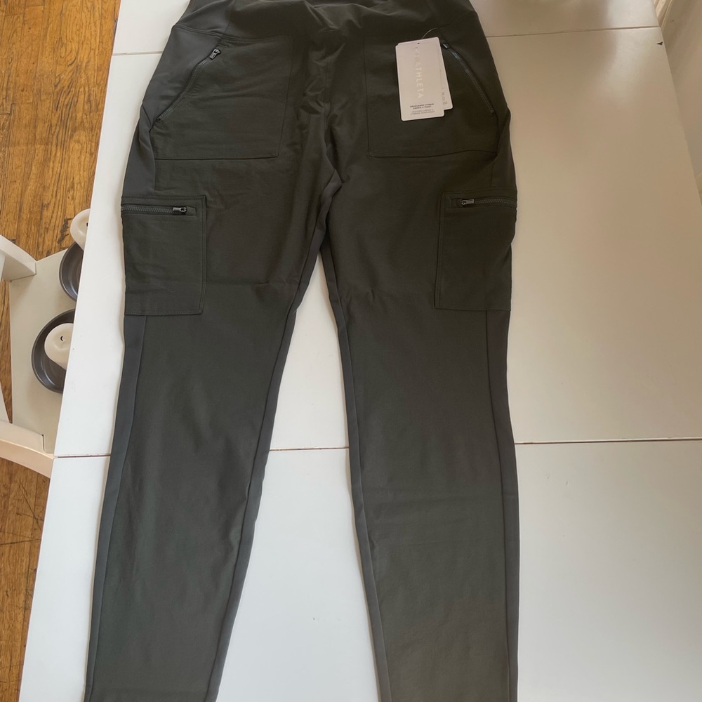 Athleta headlands Hybrid Cargo Tight.